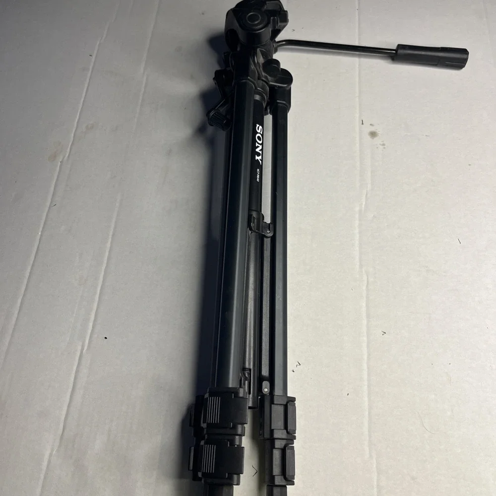 Sony VCT-R640 Video Camera Tripod Adjustable Legs